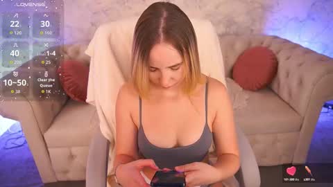 Snapshot of sofiebloom chatting on September 18, 10:34 pm Sofie online show from September 18, 10:34 pm