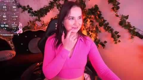 Snapshot of sofiebloom chatting on November 23, 11:48 pm Sofie online show from November 23, 11:48 pm