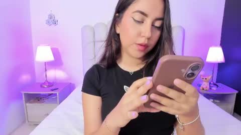 Snapshot of sofiebunnie chatting on August 4, 11:51 pm sofiebunnie online show from August 4, 11:51 pm