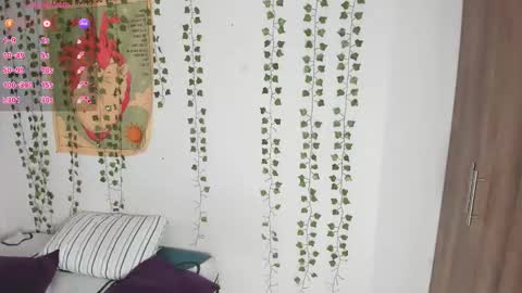 sofiescobar_ online show from February 4, 1:39 pm