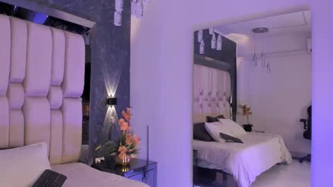 Snapshot of sofiewild_ chatting on October 31, 7:48 pm sofie online show from October 31, 7:48 pm