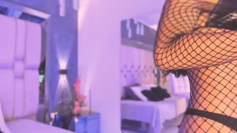 Snapshot of sofiewild_ chatting on November 15, 7:32 pm sofie online show from November 15, 7:32 pm