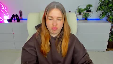 sofii_darling online show from March 5, 5:42 pm