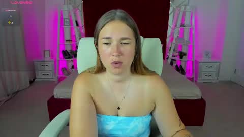 Snapshot of sofii_darling chatting on July 28, 5:12 pm sofii_darling online show from July 28, 5:12 pm