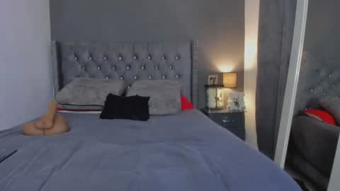 sofii_escobar online show from August 7, 1:51 am
