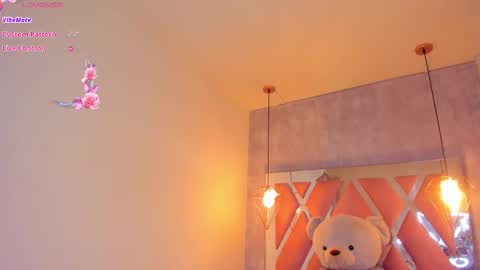 Snapshot of sofii_miller_ chatting on February 25, 10:18 pm online show from February 25, 10:18 pm