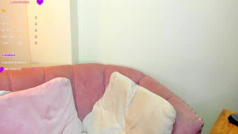 Snapshot of sofii_miller_ chatting on March 7, 1:09 am online show from March 7, 1:09 am