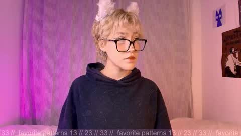 Snapshot of sofii_uwu_ chatting on November 2, 11:29 pm Sofii online show from November 2, 11:29 pm