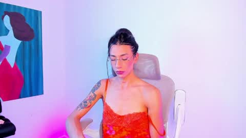 Snapshot of sofiia_grey_ chatting on June 5, 5:18 pm Sofi online show from June 5, 5:18 pm