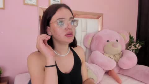 Snapshot of sofiiagudelo chatting on February 6, 5:03 am Sofi agudelo online show from February 6, 5:03 am