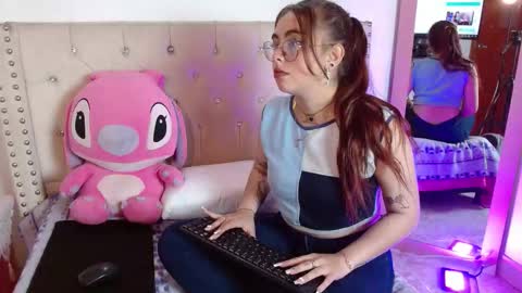 sofiimoon online show from October 20, 11:32 am