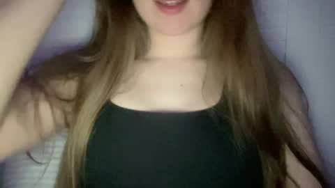Snapshot of sofinovvak chatting on April 13, 8:14 pm Sofi online show from April 13, 8:14 pm