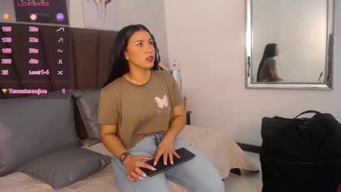 Snapshot of sofiperez_ chatting on May 25, 11:16 am online show from May 25, 11:16 am