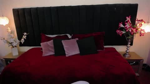 Snapshot of soft_attraction chatting on November 13, 7:57 pm Cam and Amy online show from November 13, 7:57 pm