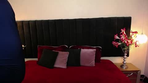 Snapshot of soft_attraction chatting on November 15, 7:43 pm Cam and Amy online show from November 15, 7:43 pm