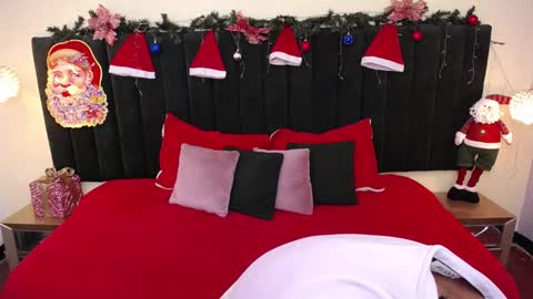 Cam and Amy online show from December 22, 7:55 pm