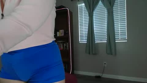 Snapshot of soft_latina chatting on April 20, 12:02 am Streaming 1129 7pm PST online show from April 20, 12:02 am