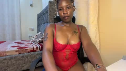 soft_nicole online show from August 7, 9:39 pm