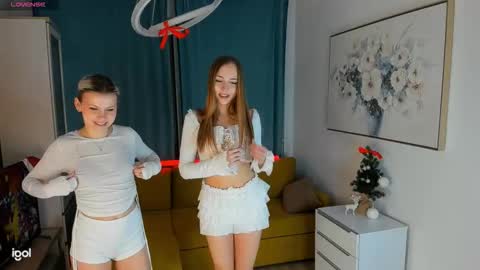 Vanessa online show from December 17, 3:51 pm