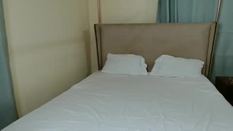 softlysinful online show from November 7, 9:31 am