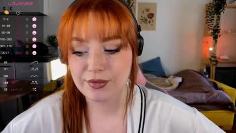 Snapshot of sofy_benson chatting on May 28, 1:30 pm Sofy online show from May 28, 1:30 pm