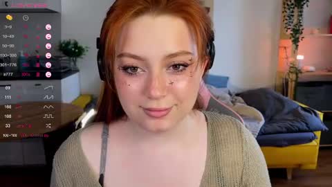 Snapshot of sofy_benson chatting on June 12, 1:43 pm Sofy online show from June 12, 1:43 pm