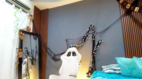 sofy west online show from October 29, 3:31 am