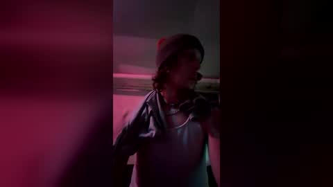 Snapshot of sohardithurtz69 chatting on July 20, 5:00 am sohardithurtz69 online show from July 20, 5:00 am