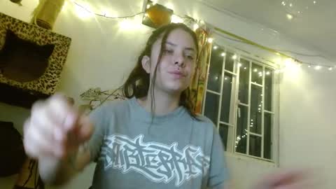 Snapshot of soka_lovers_04_ chatting on October 28, 12:36 am Sofia online show from October 28, 12:36 am