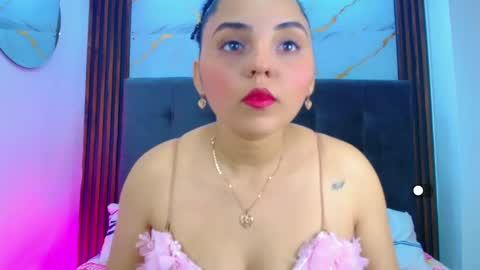 Snapshot of sol__latina chatting on May 16, 12:04 pm Sol Latiana online show from May 16, 12:04 pm