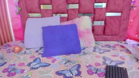 Snapshot of sol_stephanny chatting on June 1, 6:42 pm Sol online show from June 1, 6:42 pm