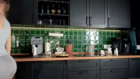 Bella online show from February 28, 6:03 am