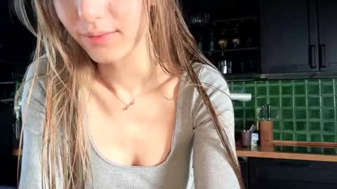 Bella online show from March 6, 5:04 am