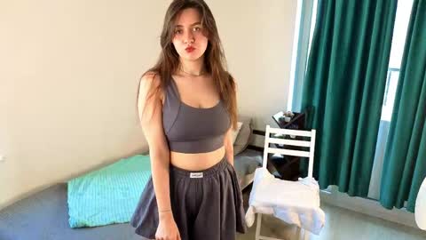Elisa online show from May 9, 1:11 am
