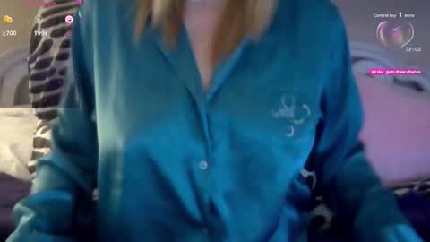 Snapshot of solesticia chatting on October 24, 2:46 pm solesticia online show from October 24, 2:46 pm