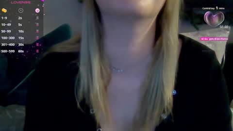 Snapshot of solesticia chatting on November 25, 2:28 pm solesticia online show from November 25, 2:28 pm