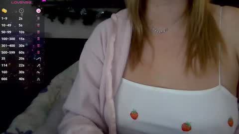 Snapshot of solesticia chatting on December 4, 6:49 pm solesticia online show from December 4, 6:49 pm