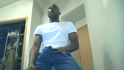 Snapshot of solidsnake992 chatting on November 19, 2:00 am solidsnake992 online show from November 19, 2:00 am