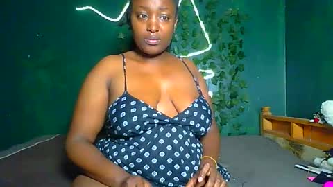 Snapshot of sollybunny chatting on June 11, 2:53 am Solly bunny online show from June 11, 2:53 am