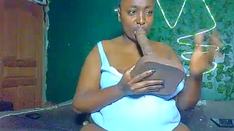 Snapshot of sollybunny chatting on July 30, 3:27 am Solly bunny online show from July 30, 3:27 am