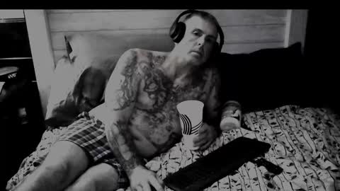 Snapshot of solodolo2020 chatting on November 15, 6:22 am I love watching beautiful women play with themselves online show from November 15, 6:22 am