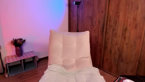 Snapshot of solosara8 chatting on March 1, 4:25 am saraIG Solosara8 online show from March 1, 4:25 am