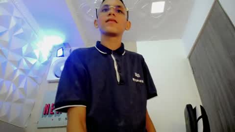 Snapshot of sombra_18 chatting on August 6, 12:12 am ESTEBAN online show from August 6, 12:12 am