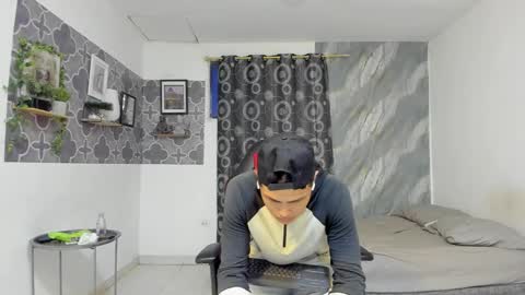 son_hades online show from March 25, 4:07 am