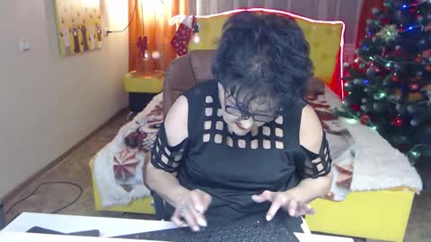 sondrariddle online show from December 3, 9:57 pm