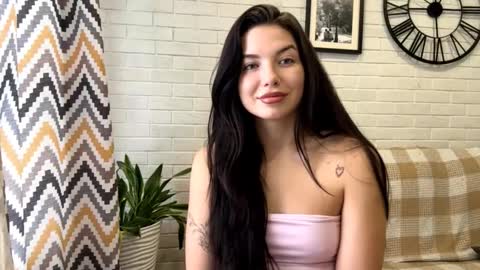 Snapshot of songmunivez chatting on November 11, 7:52 am Kira online show from November 11, 7:52 am