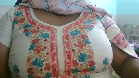 soni88888 online show from December 20, 2:24 pm