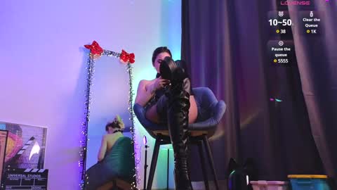 Snapshot of sonia__rose chatting on December 12, 7:15 pm Sonia online show from December 12, 7:15 pm