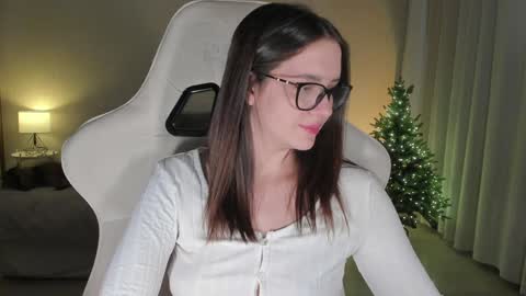 Snapshot of sonia_moon_ chatting on December 21, 5:47 am sonia_moon_ online show from December 21, 5:47 am