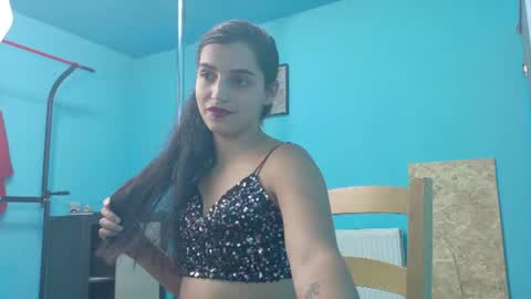 Snapshot of soniamoonnnnn chatting on June 19, 6:01 pm Sonia online show from June 19, 6:01 pm